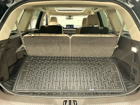 Used 2023 Lincoln Aviator Reserve w/ Equipment Group 201A AWD/4WD image 24
