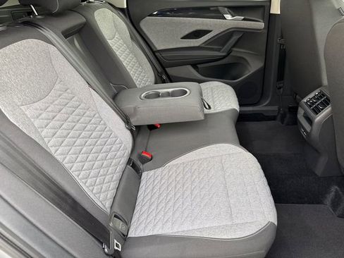 Used 2025 Volkswagen Tiguan S image 18