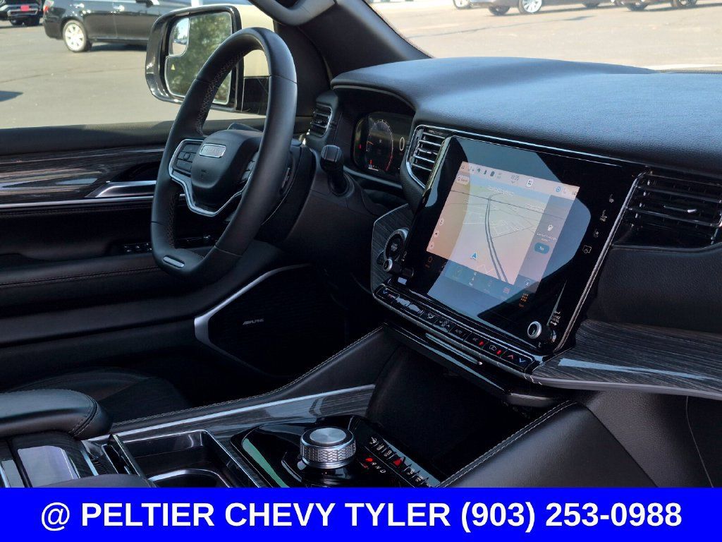 Used 2022 Jeep Wagoneer Series II RWD image 11