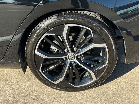 Certified 2025 Nissan Altima 2.5 SR image 8