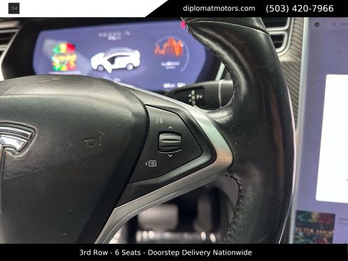 Used 2018 Tesla Model X 75D image 33