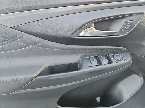 Certified 2024 Buick Envista Sport Touring w/ Advanced Safety Package image 12