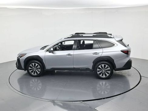 Used 2025 Subaru Outback Touring AWD/4WD image 47