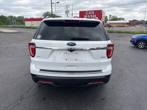 Used 2018 Ford Explorer XLT w/ Equipment Group 202A AWD/4WD image 2