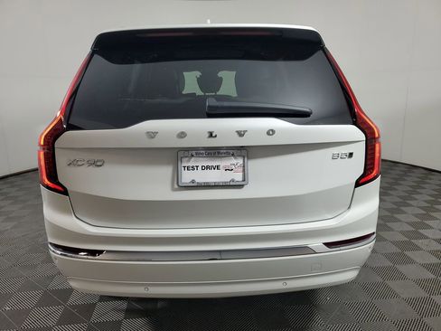 Certified 2026 Volvo XC90 B5 Core w/ Protection Package AWD/4WD image 7