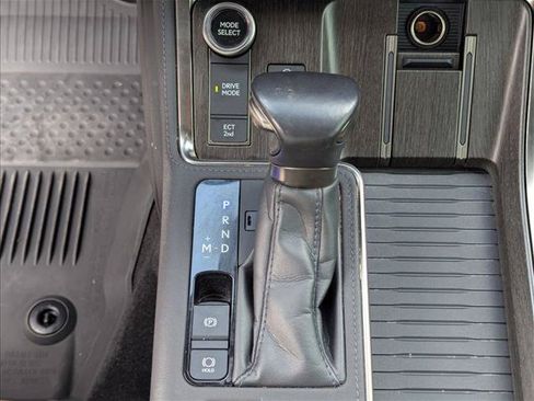 Used 2024 Lexus GX 550 w/ Accessory Package (2T) AWD/4WD image 12