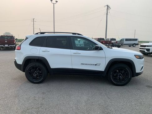 Used 2022 Jeep Cherokee Latitude AWD/4WD image 11