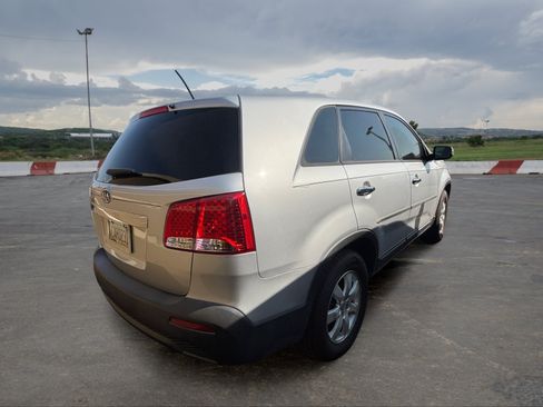 Used 2012 Kia Sorento FWD image 3