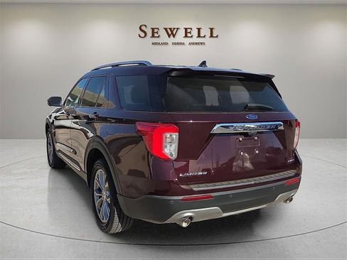 Used 2023 Ford Explorer Limited w/ Limited Technology Package image 3