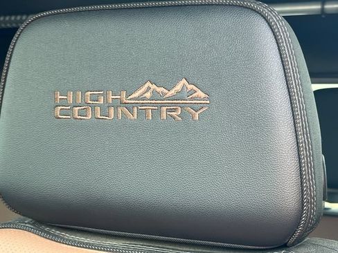 Used 2024 Chevrolet Silverado 2500 High Country w/ High Country Premium Package AWD/4WD image 17