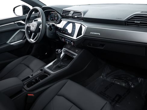 New 2025 Audi Q3 2.0T Premium image 8