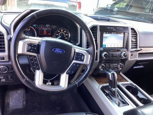 Used 2018 Ford F150 Lariat w/ Equipment Group 502A Luxury image 6