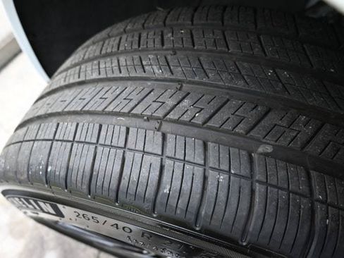 Used 2026 Porsche Macan AWD/4WD image 9