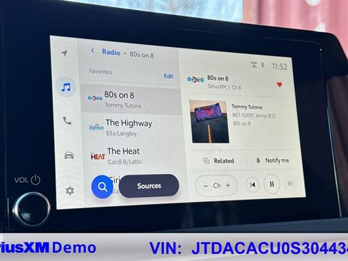Certified 2025 Toyota Prius Plug-In Hybrid image 31