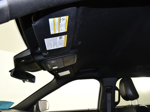 Used 2020 Ford Explorer XLT w/ Equipment Group 202A AWD/4WD image 38