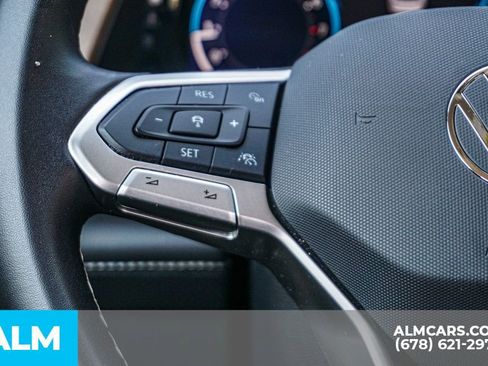 Used 2025 Volkswagen Atlas SE image 31