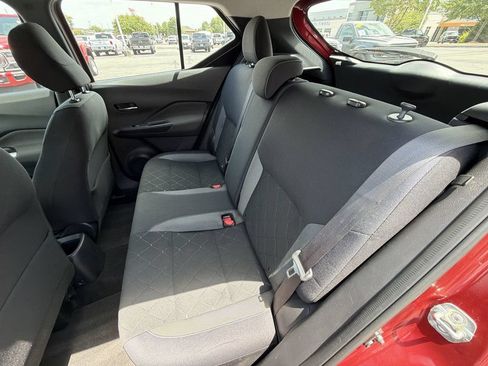 Used 2018 Nissan Kicks SV FWD image 23