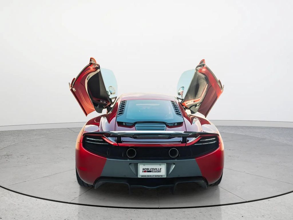 Used 2012 McLaren MP4-12C Coupe RWD image 13