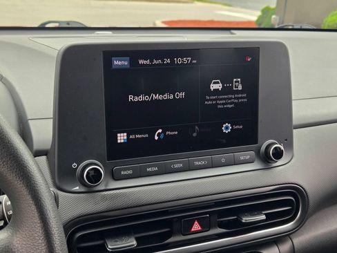Used 2023 Hyundai Kona SEL AWD/4WD image 32