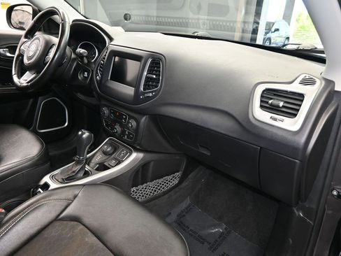 Used 2021 Jeep Compass Latitude w/ Driver Assistance Group image 42