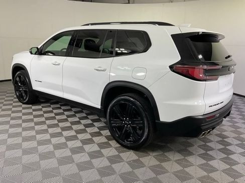 Used 2025 GMC Acadia Elevation w/ Elevation Premium Package AWD/4WD image 5