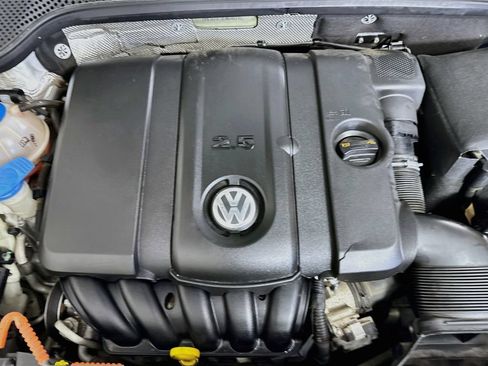 Used 2014 Volkswagen Beetle 2.5 FWD image 35
