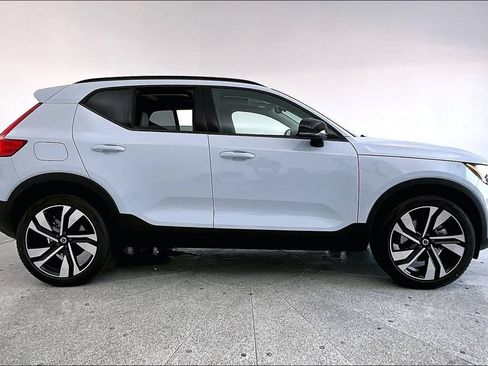 New 2026 Volvo XC40 B5 Ultra w/ Protection Package Premier AWD/4WD image 10
