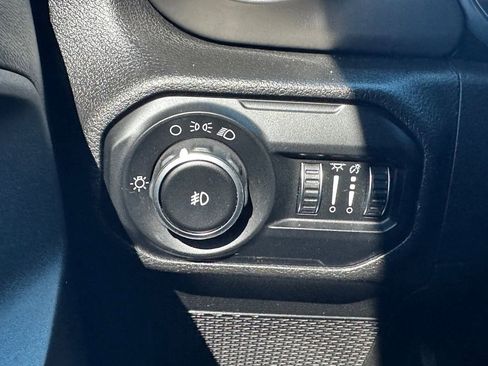 Used 2018 Jeep Wrangler Sport AWD/4WD image 16
