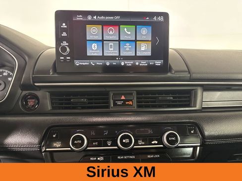 Used 2024 Honda Pilot Touring image 13