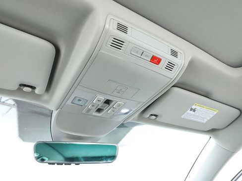 New 2025 Volkswagen Taos SEL image 66