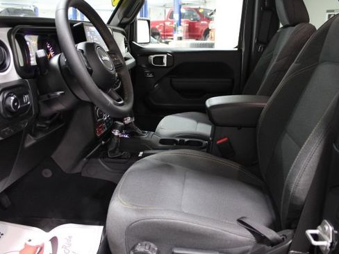 Used 2024 Jeep Wrangler Sport AWD/4WD image 18
