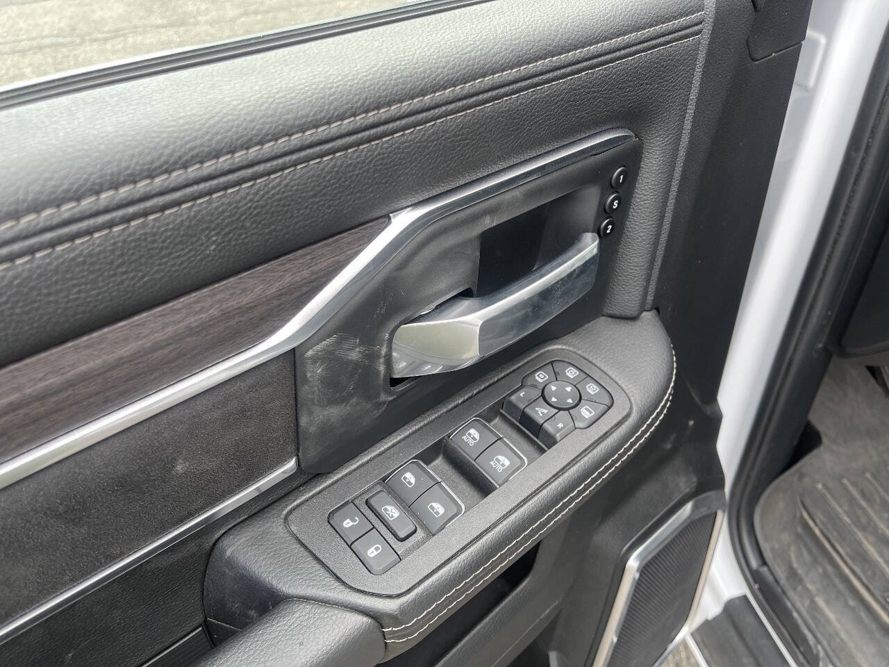 Used 2025 RAM 2500 Laramie w/ Night Edition AWD/4WD image 14