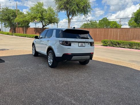 Used 2019 Land Rover Discovery Sport HSE image 10
