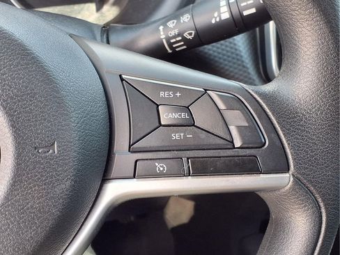 Used 2022 Nissan Kicks S FWD image 17