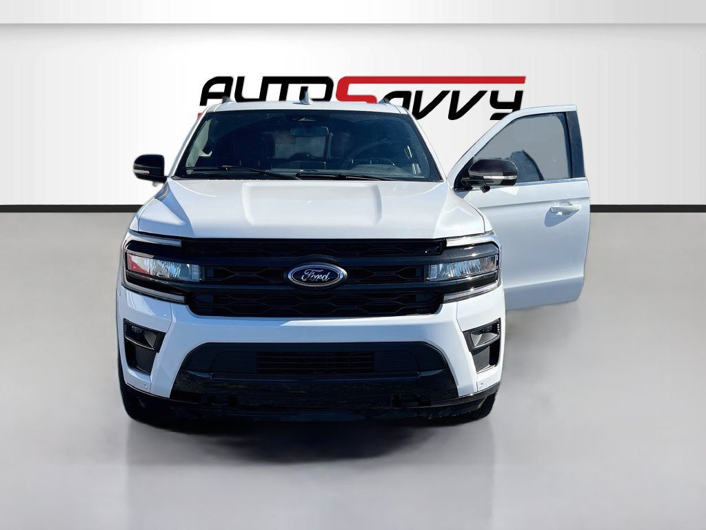 Used 2023 Ford Expedition Limited AWD/4WD image 2
