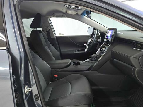 Used 2023 Toyota Venza LE AWD/4WD image 10