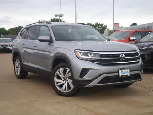 Used 2023 Volkswagen Atlas SE FWD image 2