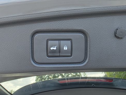 Used 2024 Nissan Pathfinder SL image 10