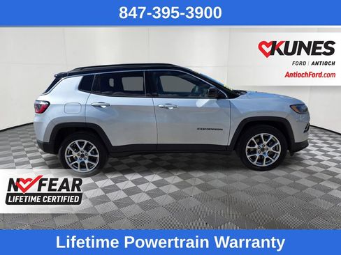 Used 2025 Jeep Compass Limited AWD/4WD image 8