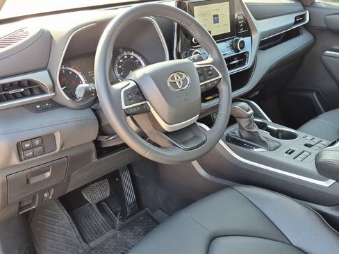 Certified 2026 Toyota Highlander XLE AWD/4WD image 10