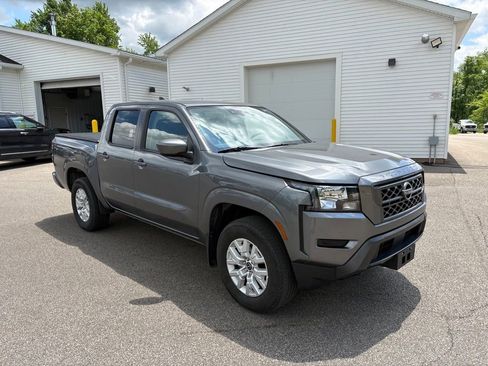 Used 2023 Nissan Frontier SV w/ Tow Package AWD/4WD image 6