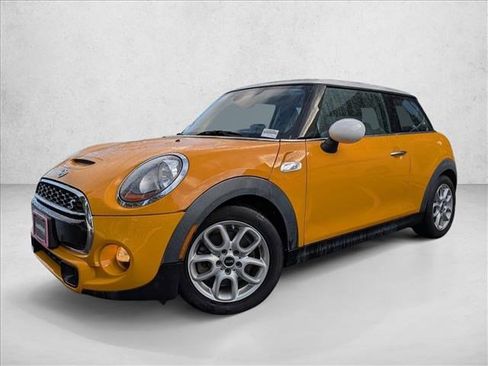Used 2015 MINI Cooper S image 1