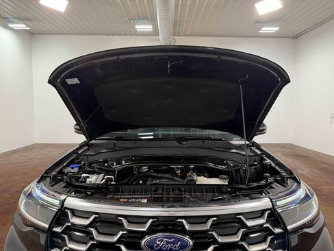 Used 2025 Ford Explorer Platinum w/ LUX Leather Package AWD/4WD image 86