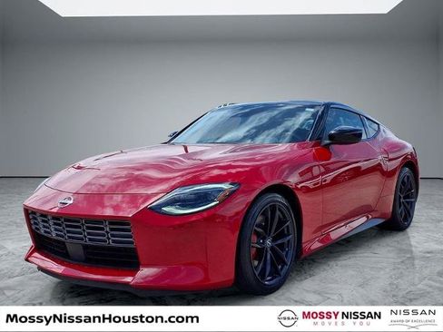 Certified 2025 Nissan Z Performance w/ Floor Mat Package RWD image 4