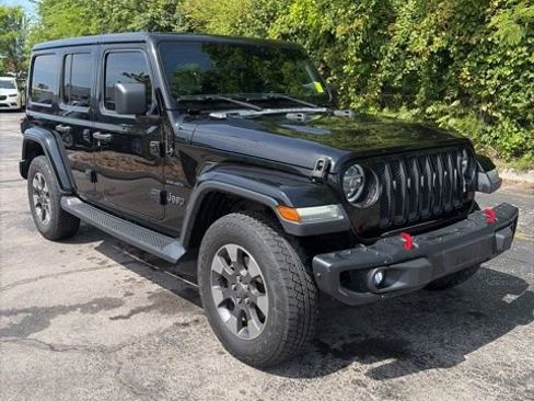 Used 2018 Jeep Wrangler Unlimited Sahara w/ Cold Weather Group AWD/4WD image 3