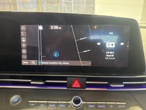 Used 2024 Hyundai Elantra SEL image 15