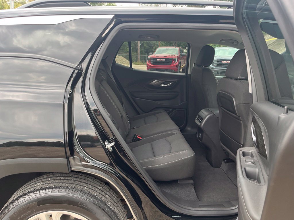 Used 2024 GMC Terrain SLE w/ Driver Convenience Package FWD image 31