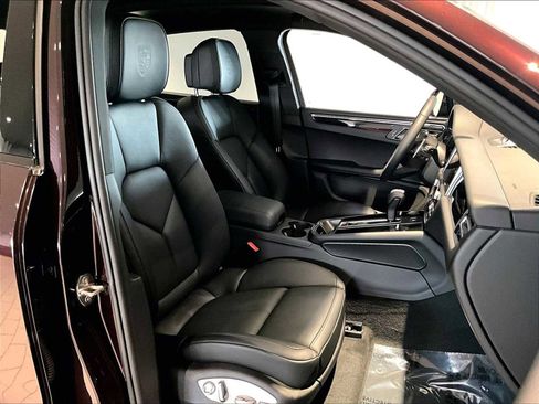 New 2026 Porsche Macan image 19
