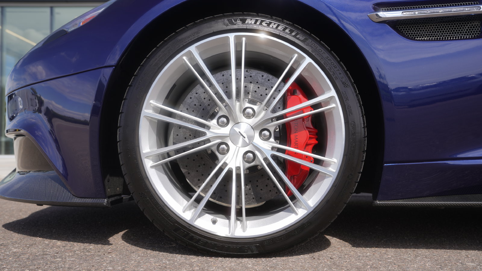 Used 2015 Aston Martin Vanquish Coupe RWD image 6