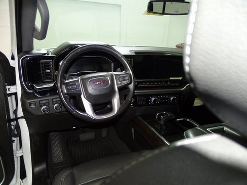 Certified 2022 GMC Sierra 1500 SLT w/ SLT Premium Plus Package image 5
